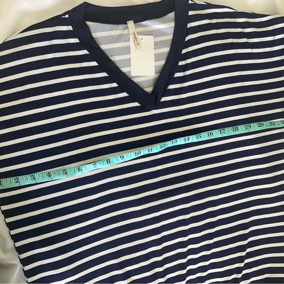 Burgundy Apparel - Navy Stripe V-Neck Short Sleeve Tunic Top - Picture 6 of 9